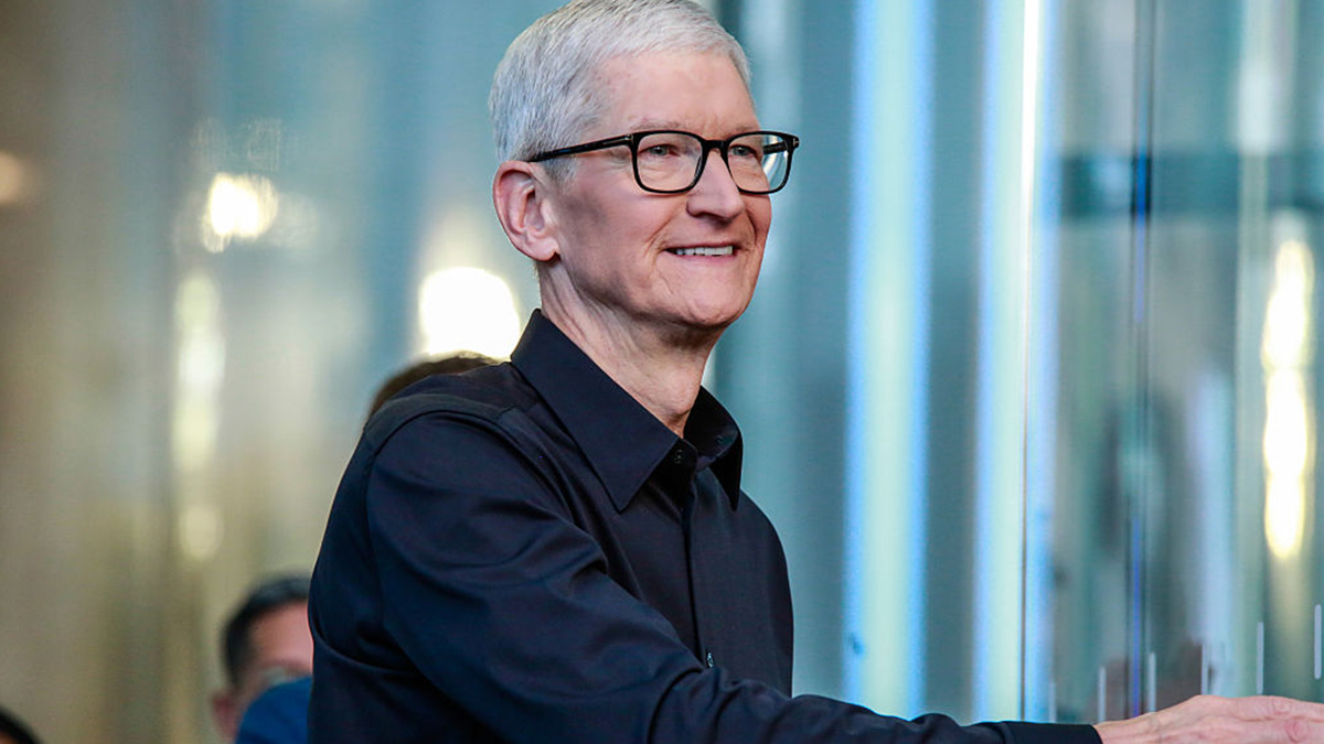 Tim Cook just mysteriously put $3,000,000 into this stock