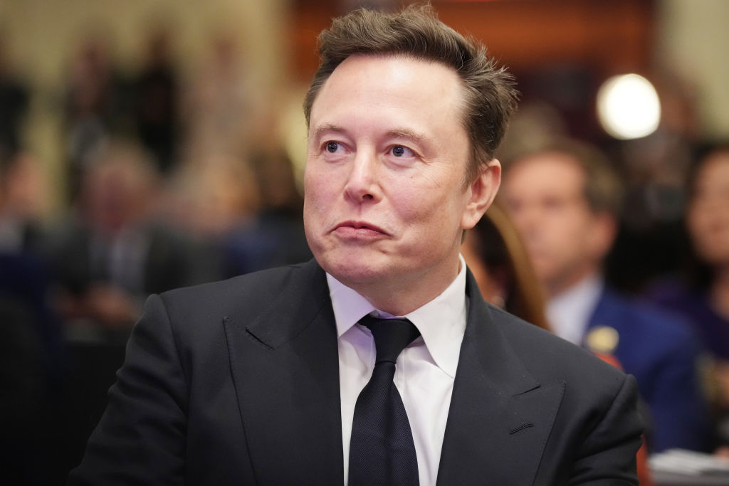 Tesla CEO Elon Musk says he's a 3,000-year-old time-traveling alien who is trying to return to his home planet