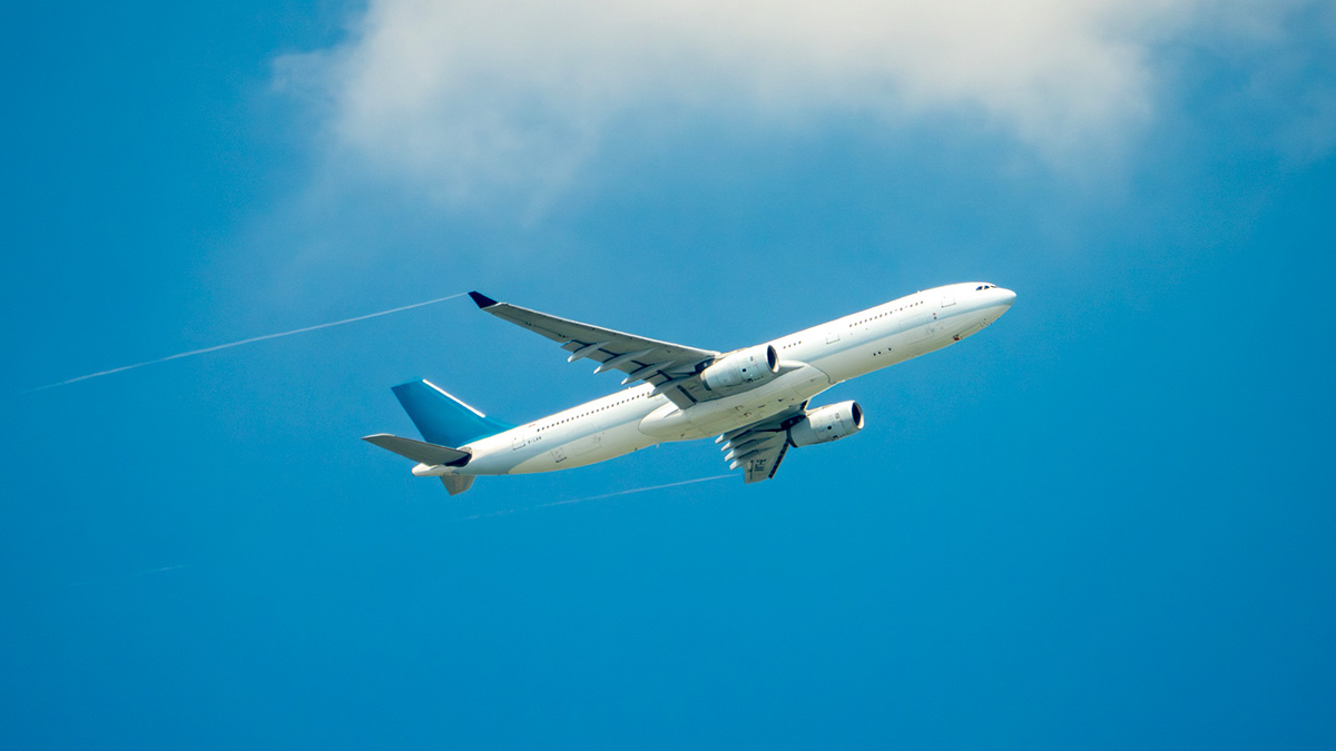 Passengers met with emergency services as vape causes fire during plane's  descent