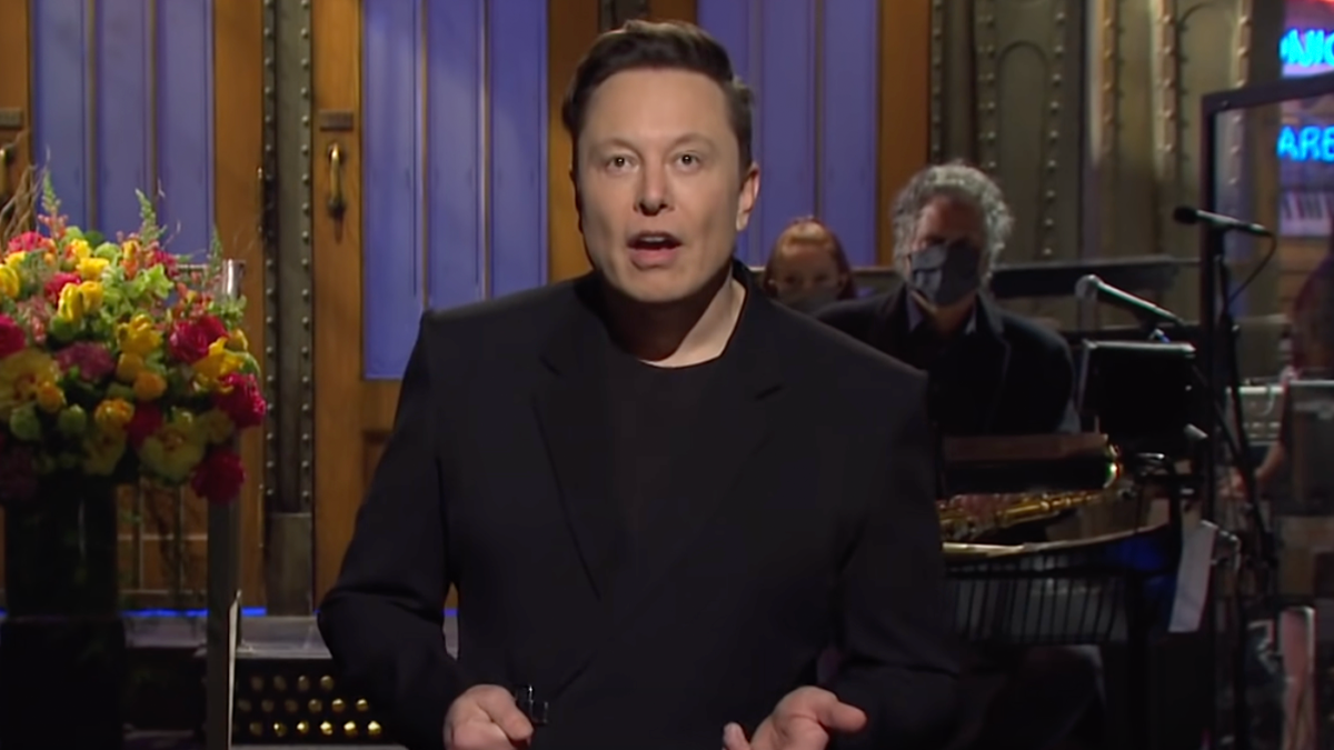 Fans in shock as Elon Musk's SNL monologue resurfaces after he was brutally mocked by Mike Myers - Tech News - UNILAD Tech