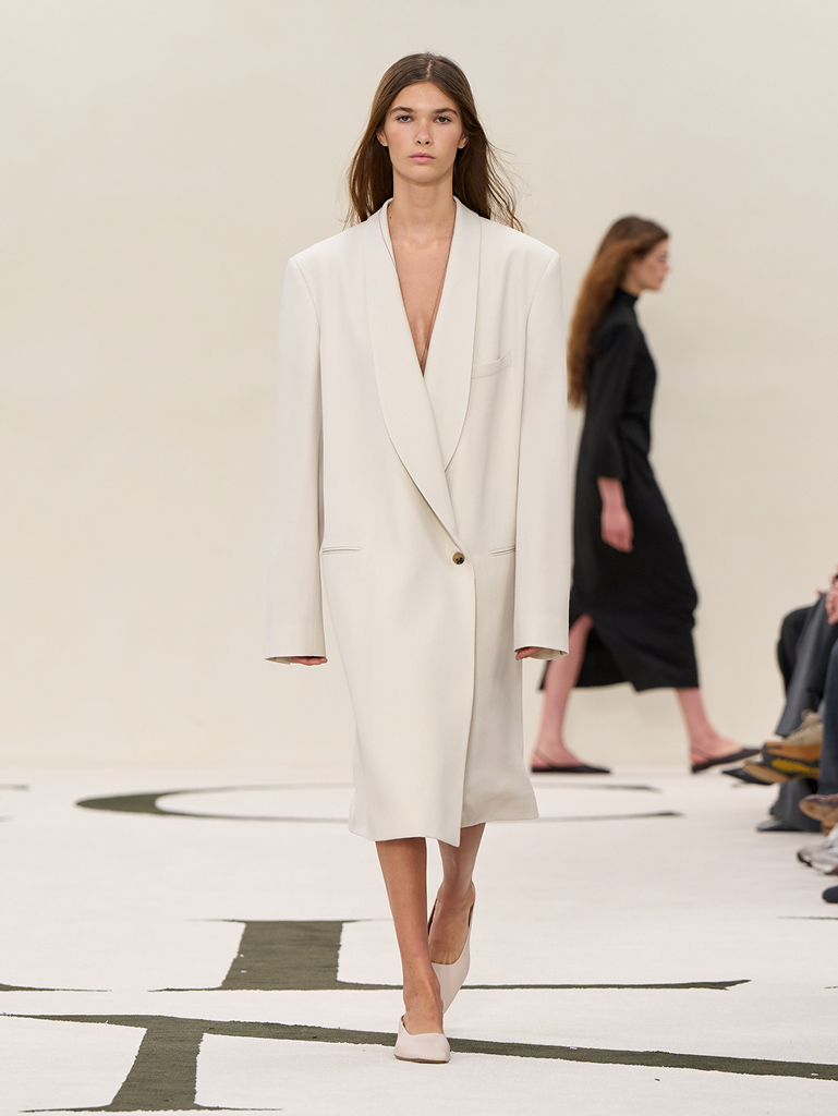 calvin klein runway dresses Calvin Klein Collection Spring 2016 Ready-to-Wear Fashion Show