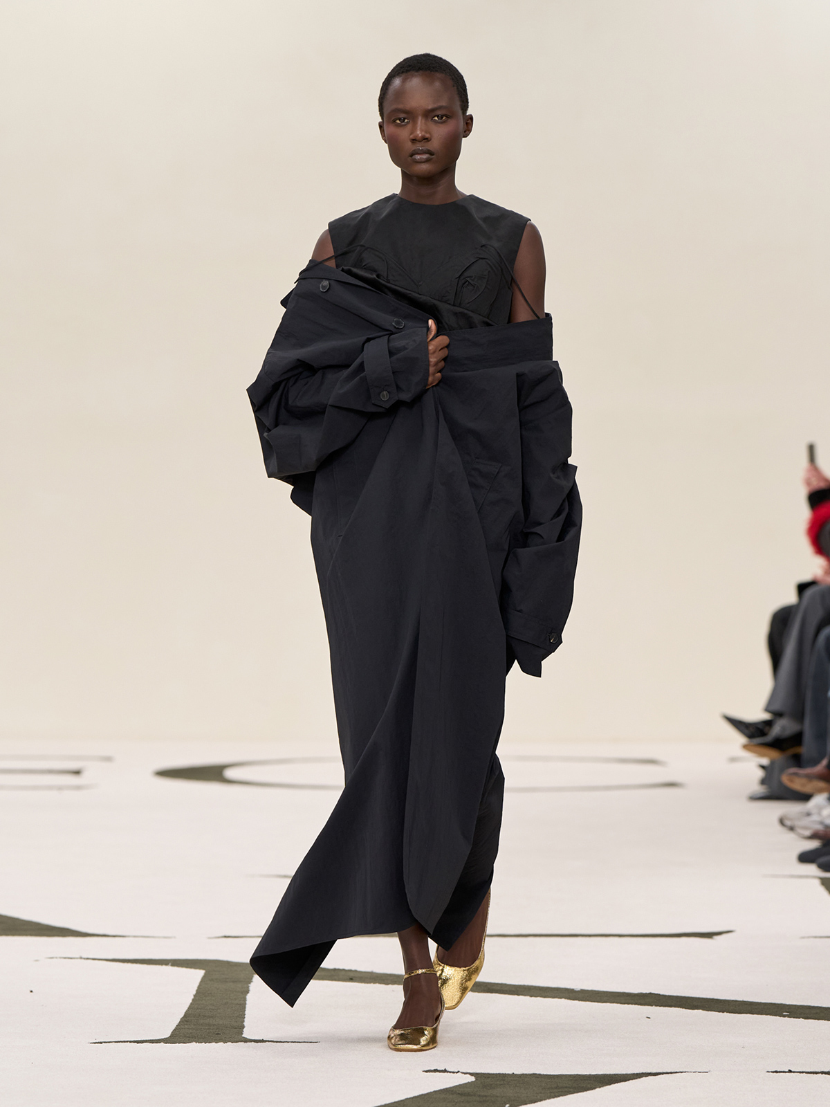 calvin klein runway dresses Monumental minimalism - The runway collection by Veronica Leoni