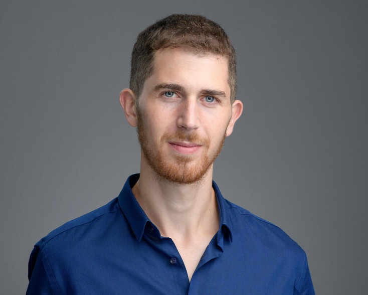 Classiq co-founder and CEO Nir Minerbi in a blue shirt Classiq co-founder and CEO Nir Minerbi in a blue shirt