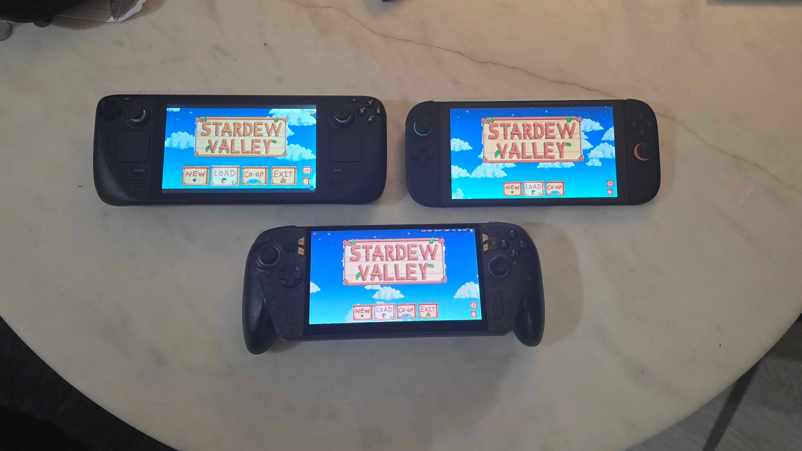 The ROG Xbox Ally X20 screen compared to Nintendo Switch 2 and Steam Deck LCD (Credit: GAMINGbible)