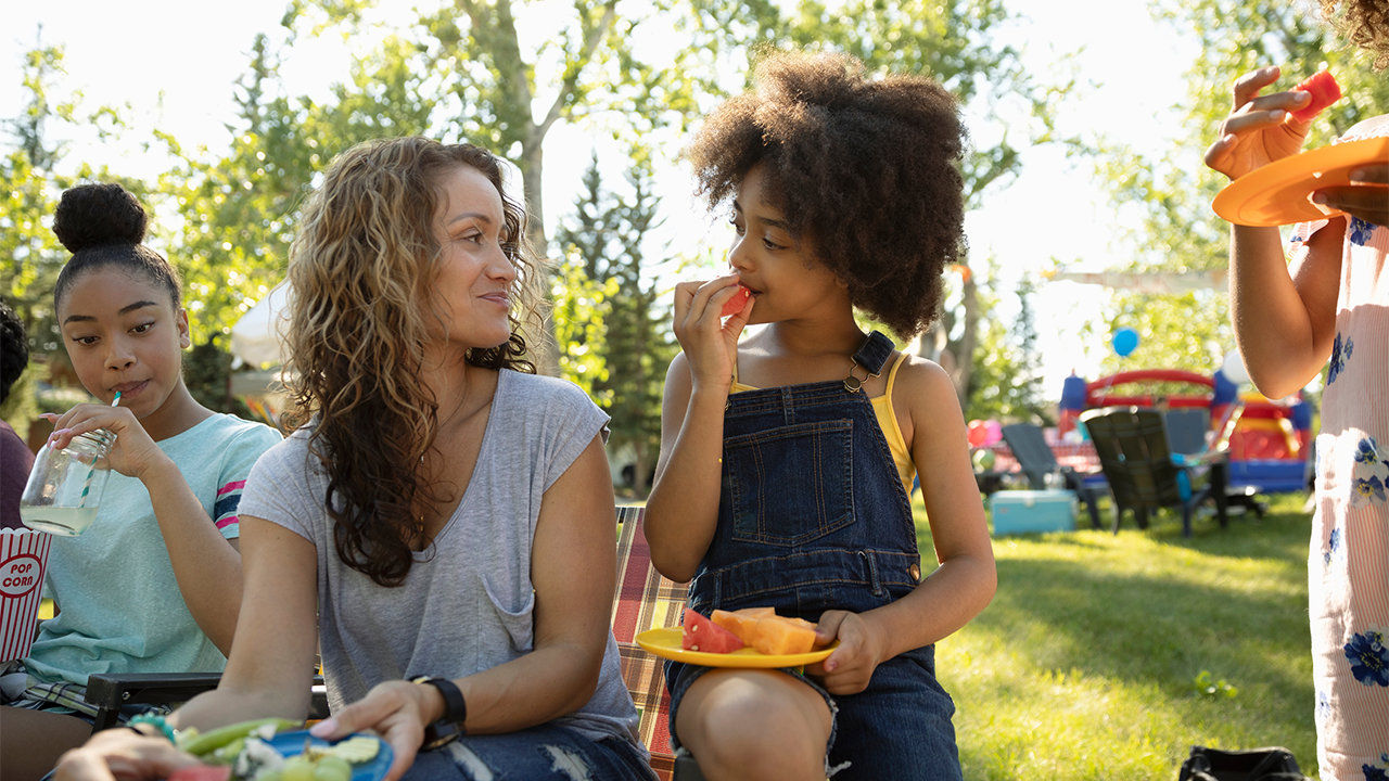 How should you eat when flaring vs remission?