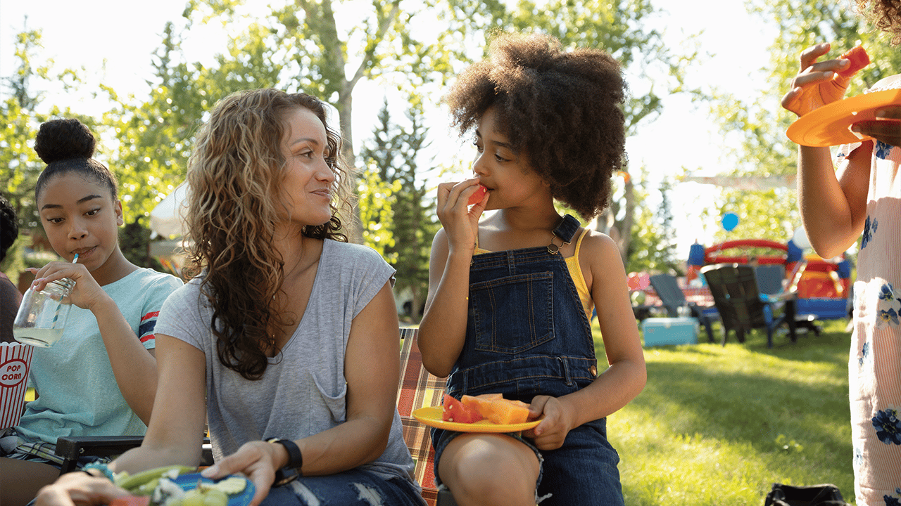 How should you eat when flaring vs remission?