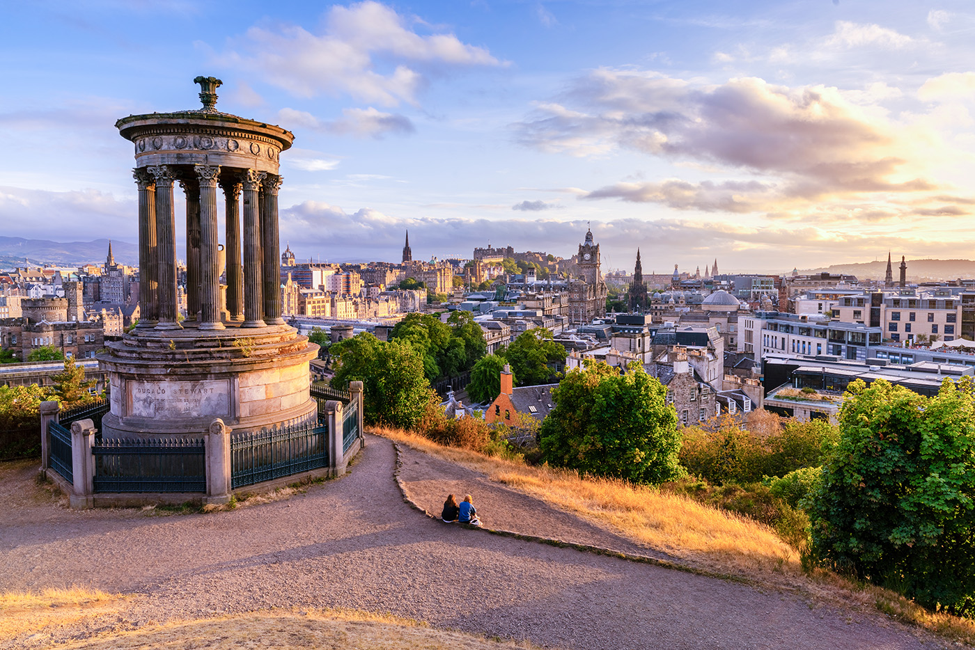 Enjoy a trip to Edinburgh: Arts, nightlife, shopping, and historic charm for a girls' getaway.