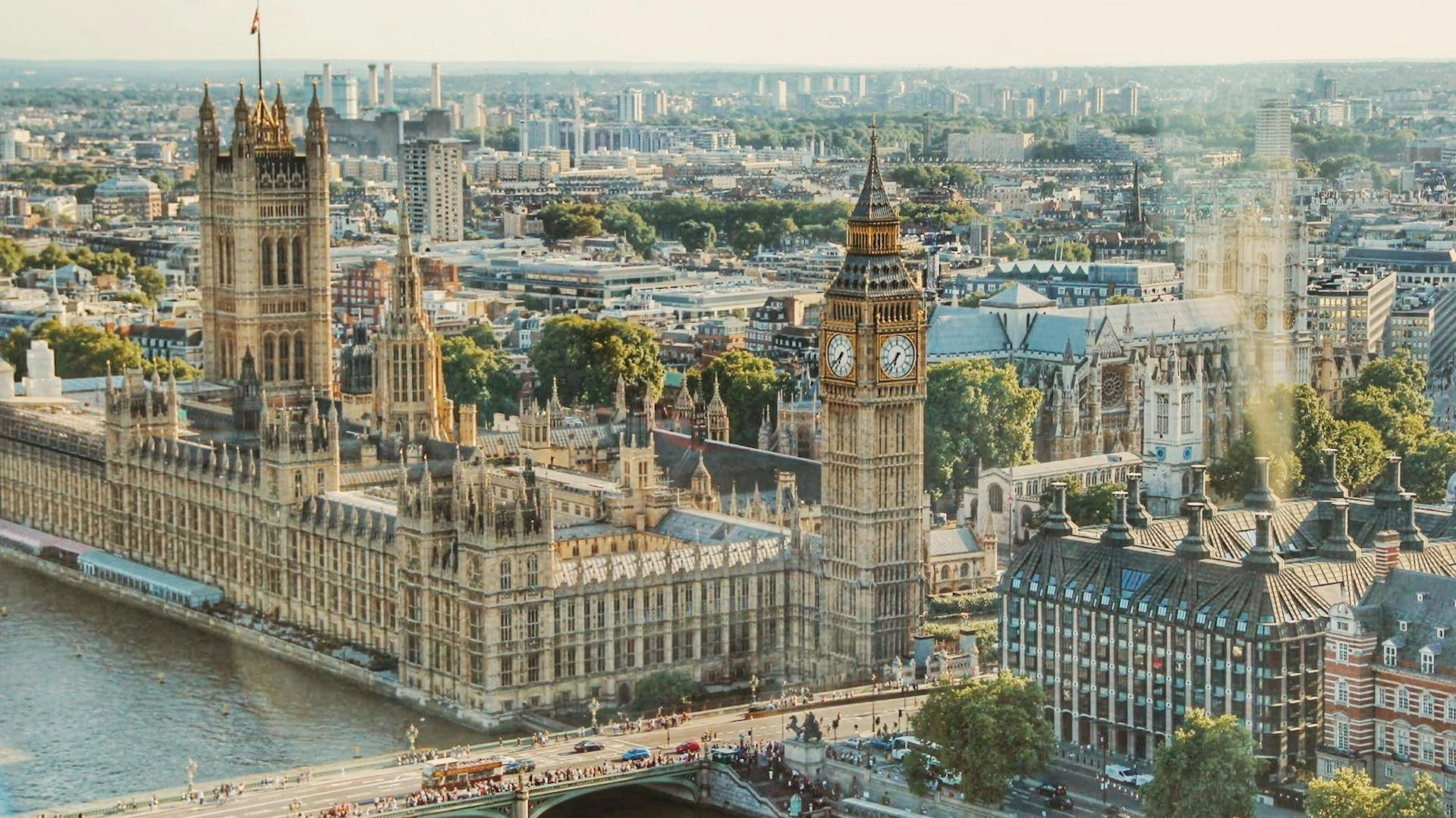 payroll-taxes-united-kingdom-featured