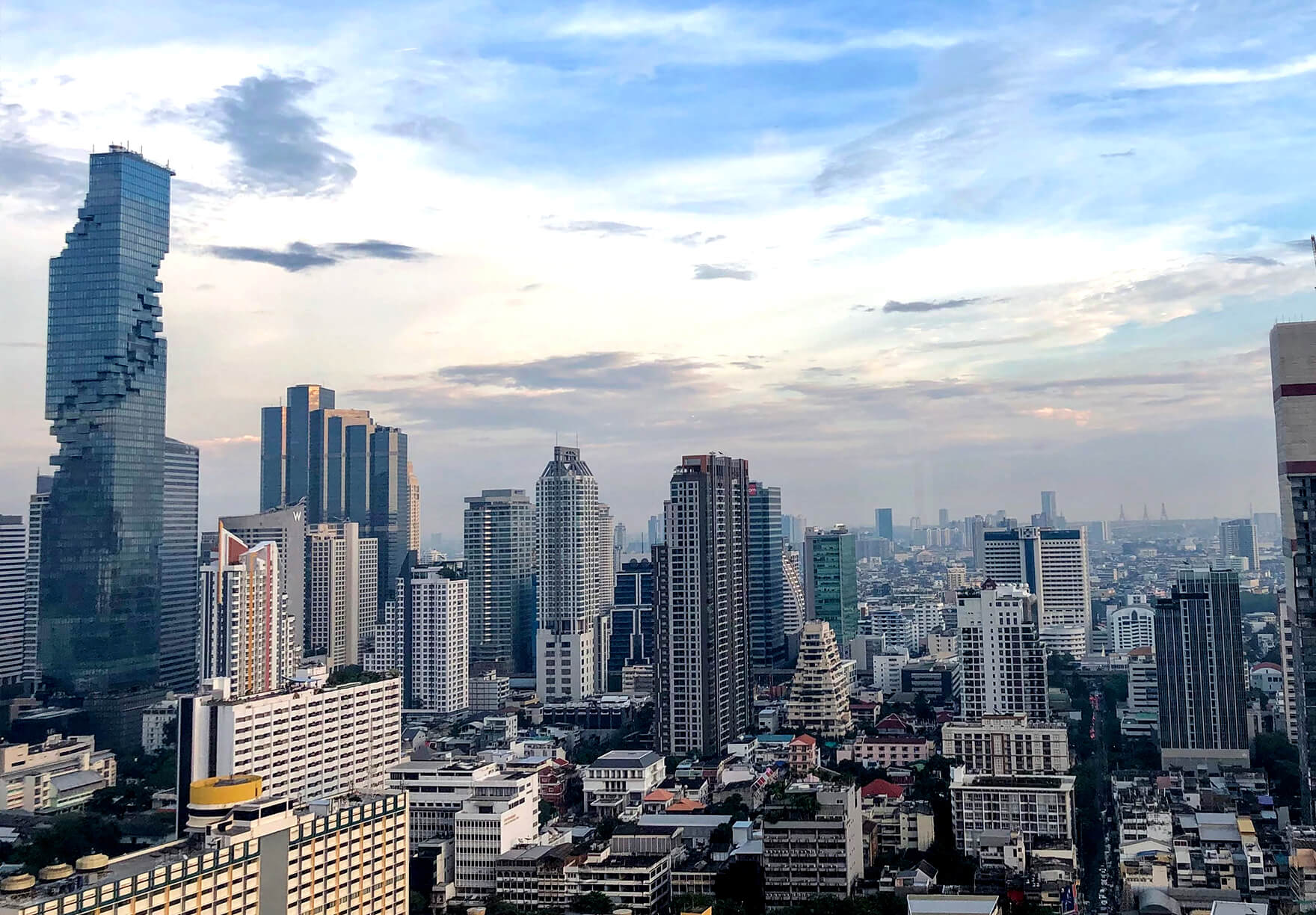 how-to-hire-and-pay-remote-workers-in-thailand-featured