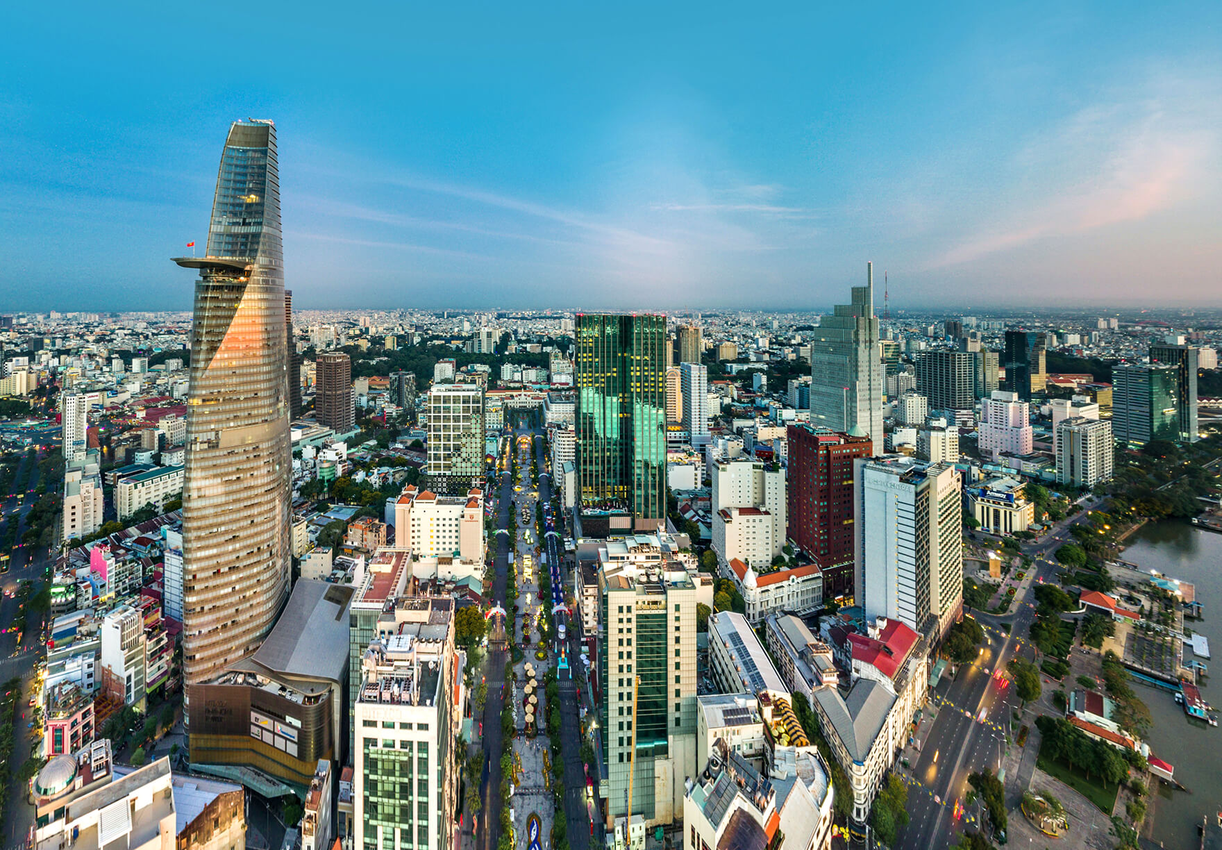 how-to-hire-pay-contractors-in-vietnam-featured