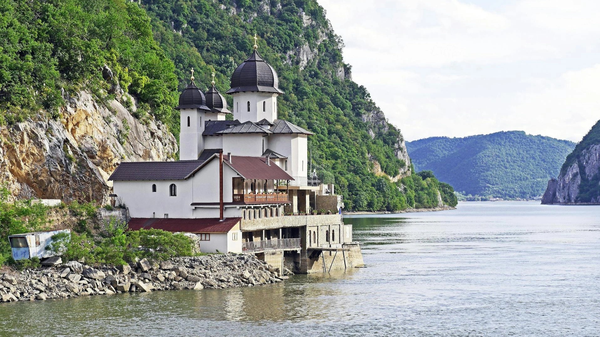 payroll-taxes-serbia-featured
