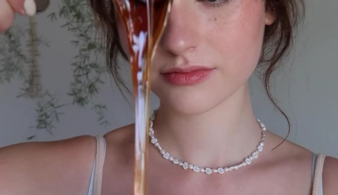 Anwendung Veet Sugaring mit Fabienne