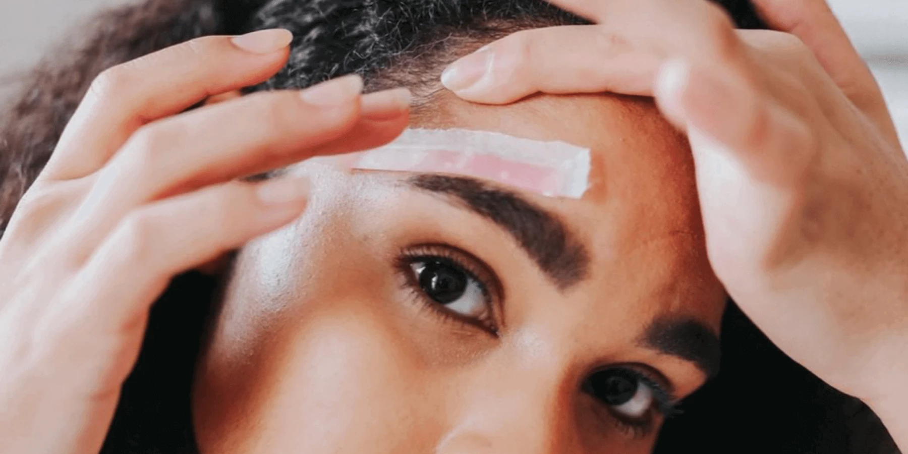 Pozbywanie się niechcianych włosków z twarzy