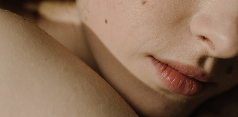 Depilación facial con bandas de cera fría Expert