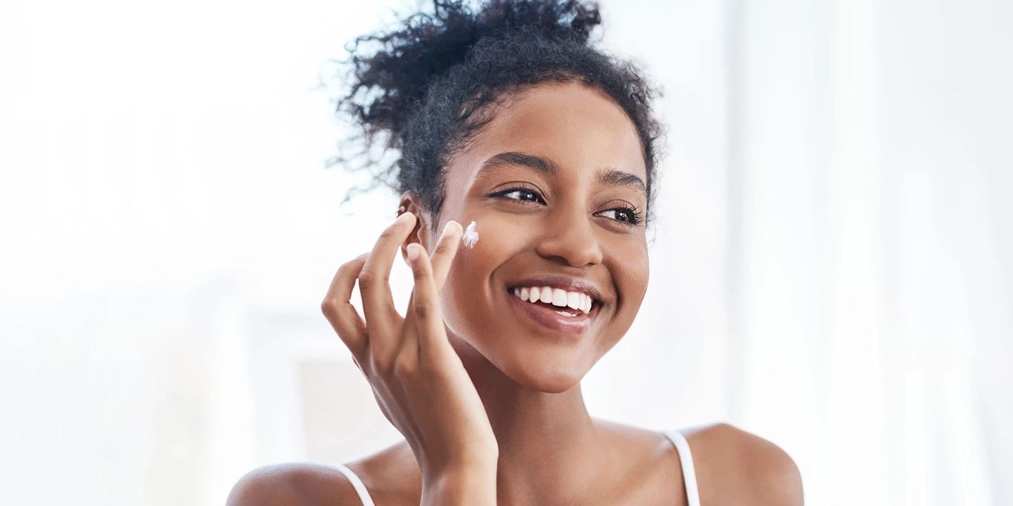 Porady dotyczące nawilżania i zachowania odżywionej, promiennej skóry