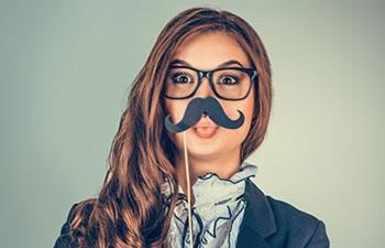 Eliminación del vello : Dile adiós al mostacho con la crema depilatoria facial Veet para el rostro