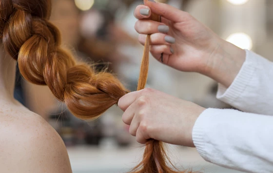 Grube włosy to nie problem – czyli jak zachwycać otoczenie gęstymi włosami