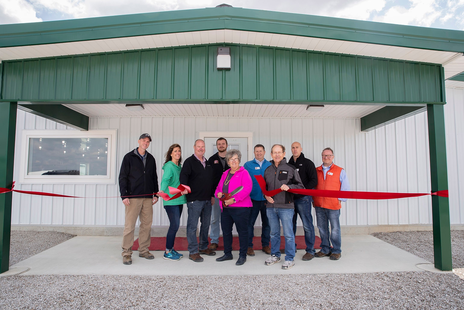 Cooper Farms cuts ribbon on Grand Republic Sow Farm