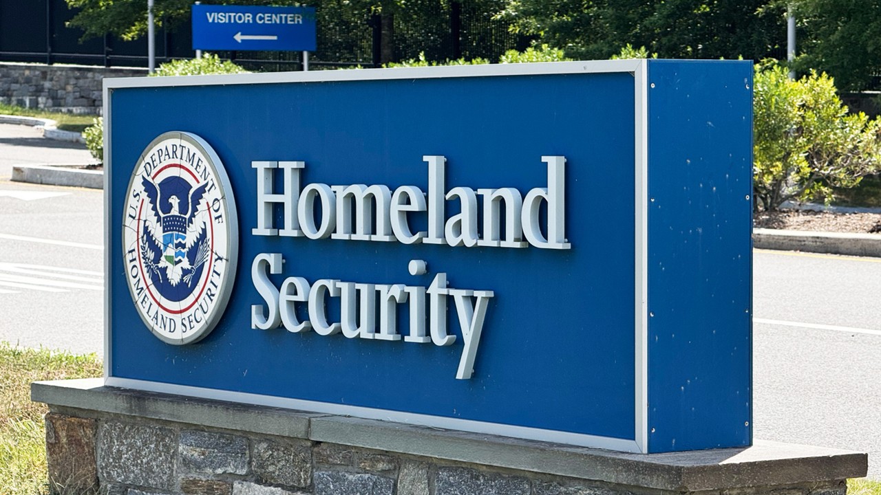 Moran calls on DHS to establish permanent USCIS field office