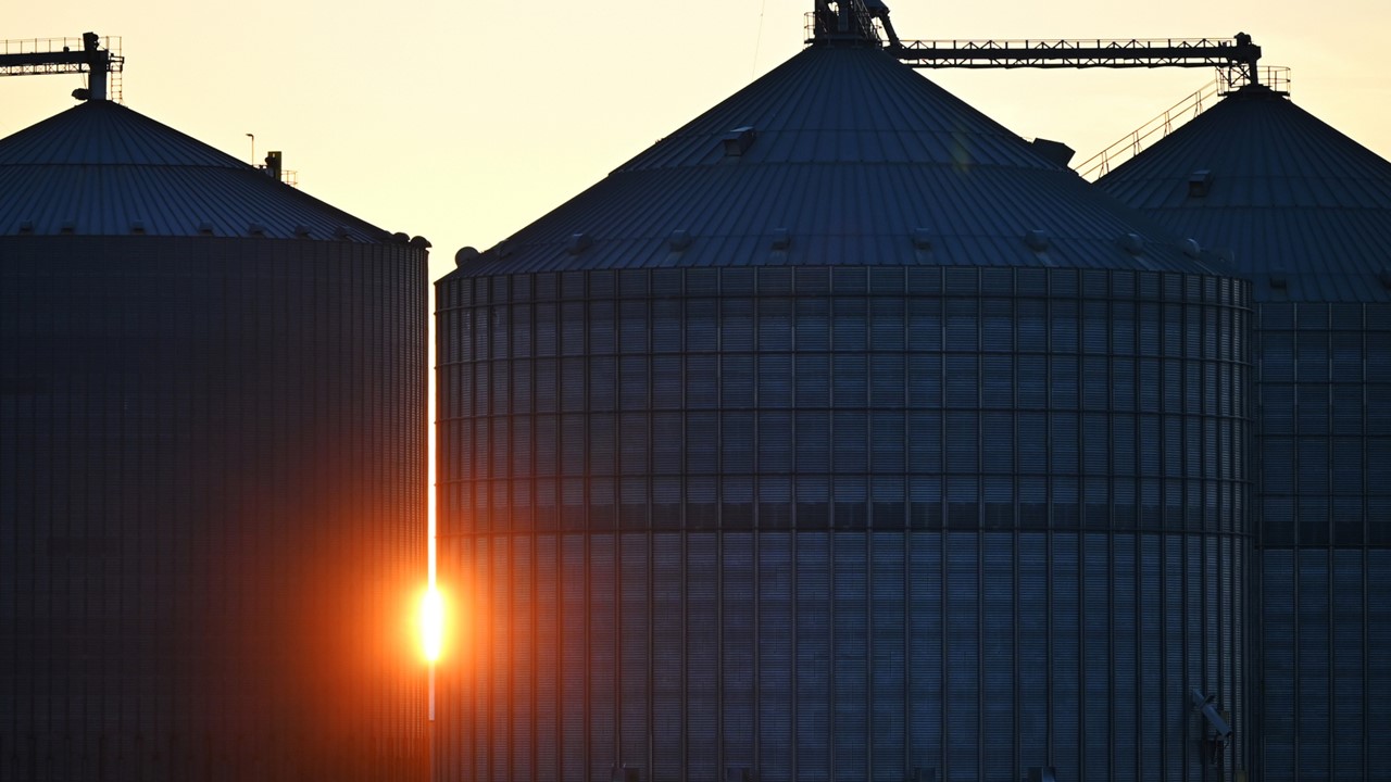 Farm bill extension likely as deadline nears