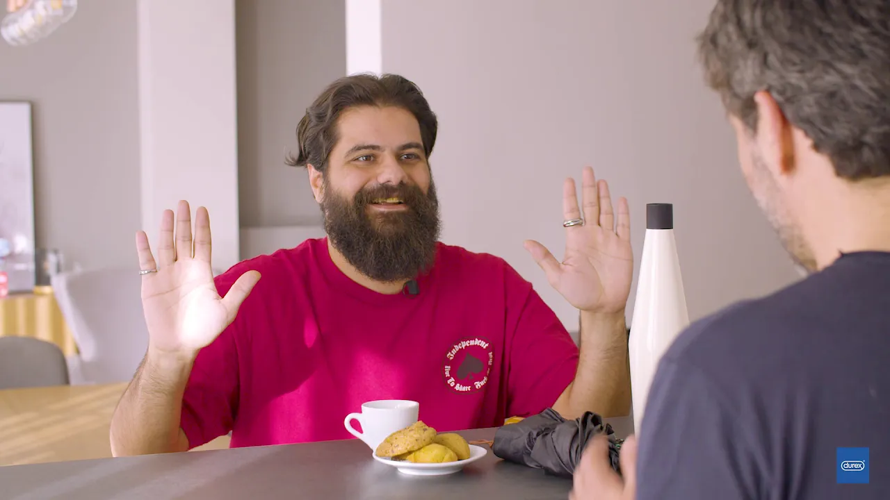 Ο Πέτρος Λαγούτης & Thanasis Passas: Αποφεύγεις προφυλακτικό ... Θα φας το κεφάλι σου!