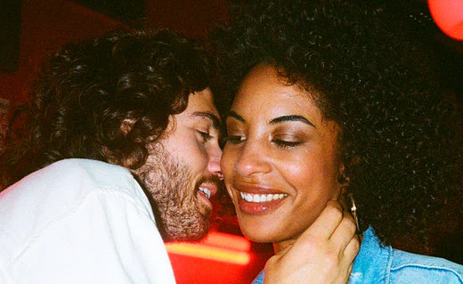 « Dirty talk » : nos conseils pour trouver des mots qui donnent chaud…