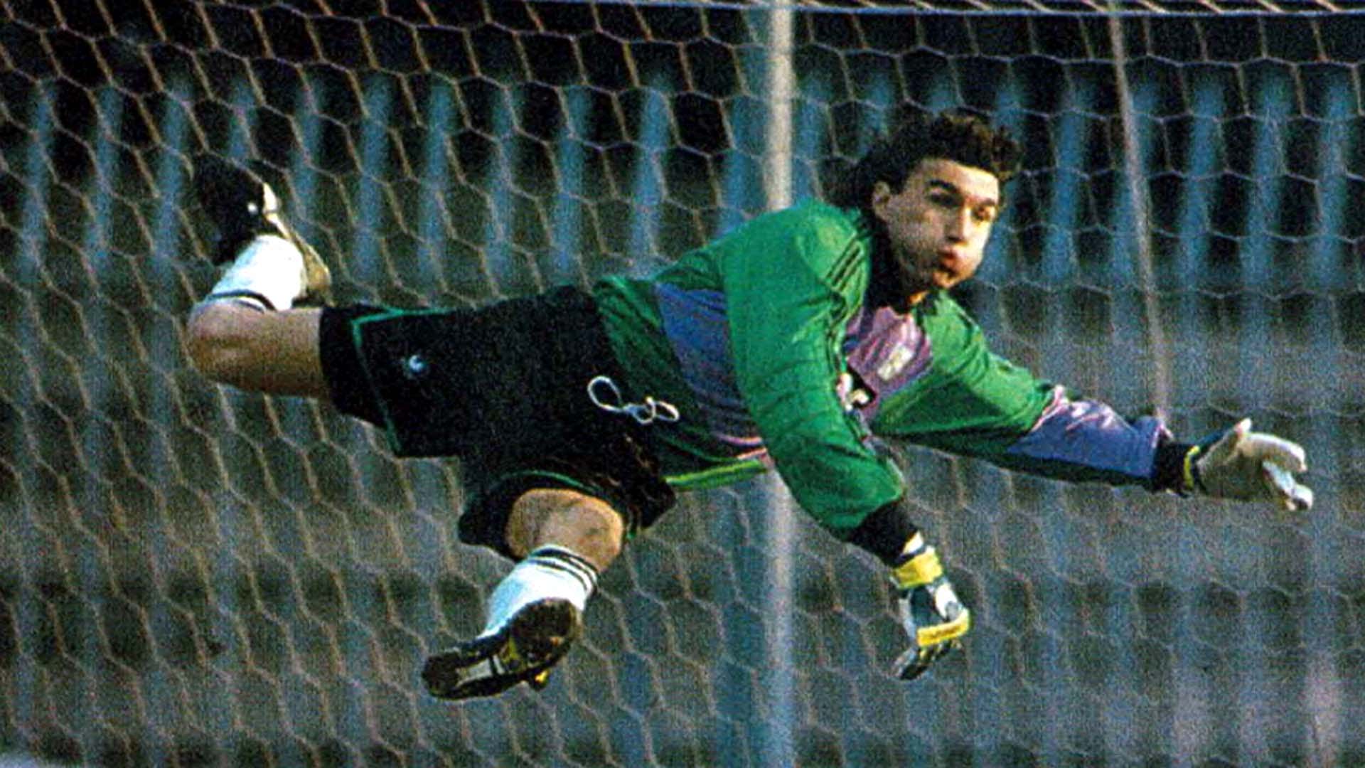 fabrizio lorieri il portiere acrobatico che ha deluso con la roma goal com