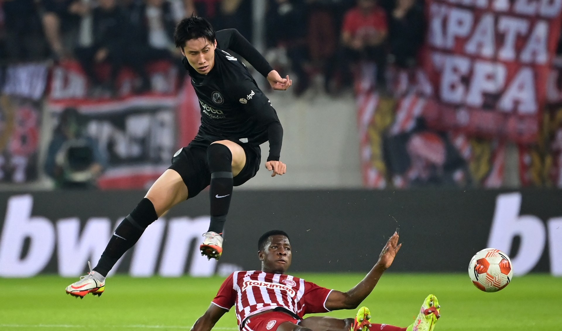 El2試合連続弾の鎌田大地だが フランクフルト地元メディアでは及第点に Goal Com El2試合連続弾の鎌田大地だが フランクフルト地元メディアでは及第点に Goal Com