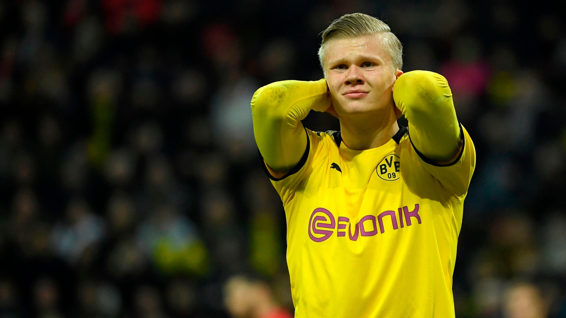 タイトルに手が届かず 落胆のドルトムントfwハーランド バイエルンの優勝は最悪 Goal Com