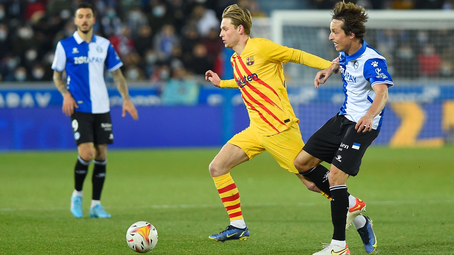 バルセロナ 低調なパフォーマンスながらf デ ヨング弾でアラベスに勝利 Cl圏アトレティコと勝ち点1差 Goal Com