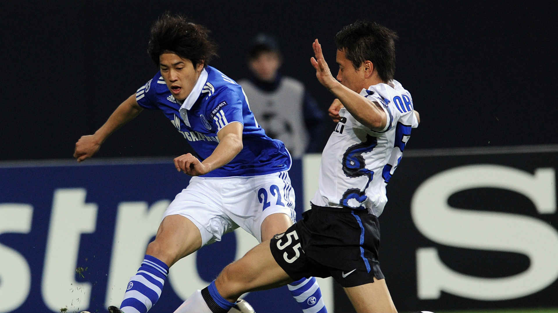 内田篤人が明かす現役時代の裏話 長友さんには殴られた 僕が100 悪い Goal Com