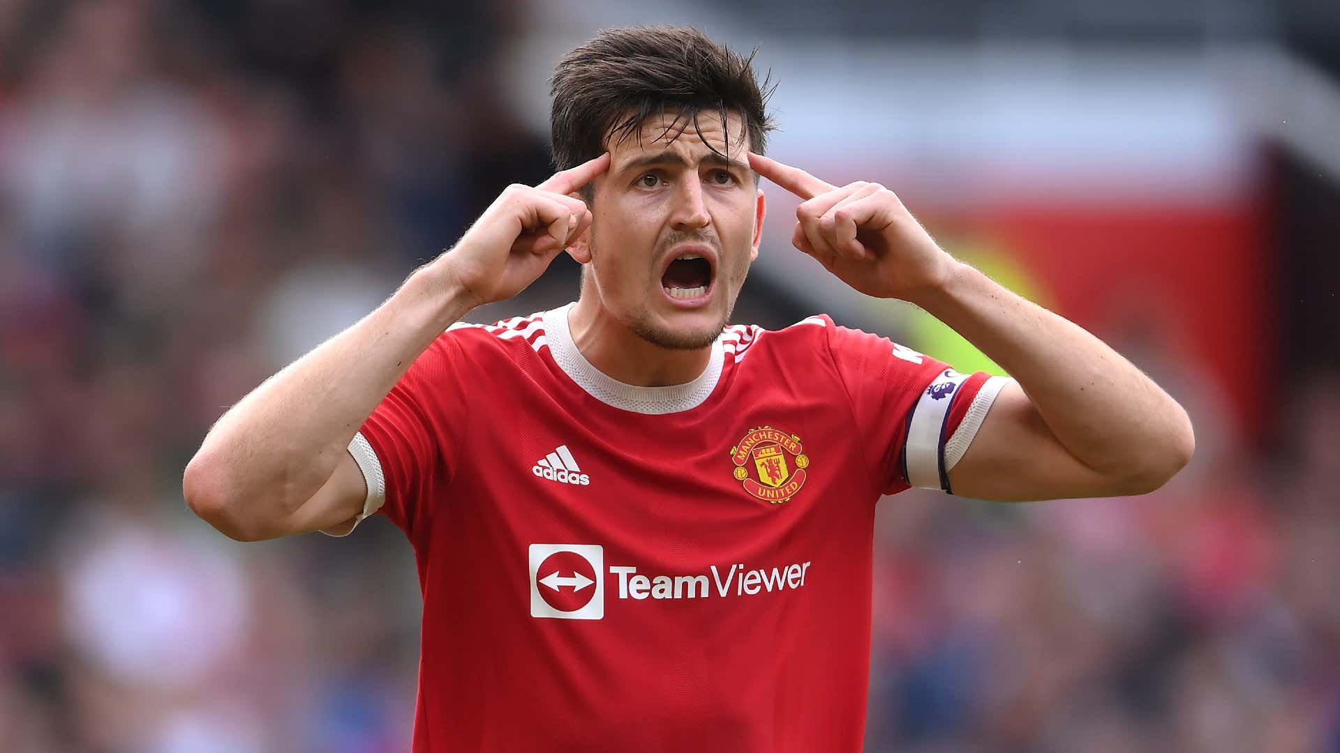 Who will play at centre-back for Man Utd vs Leicester?