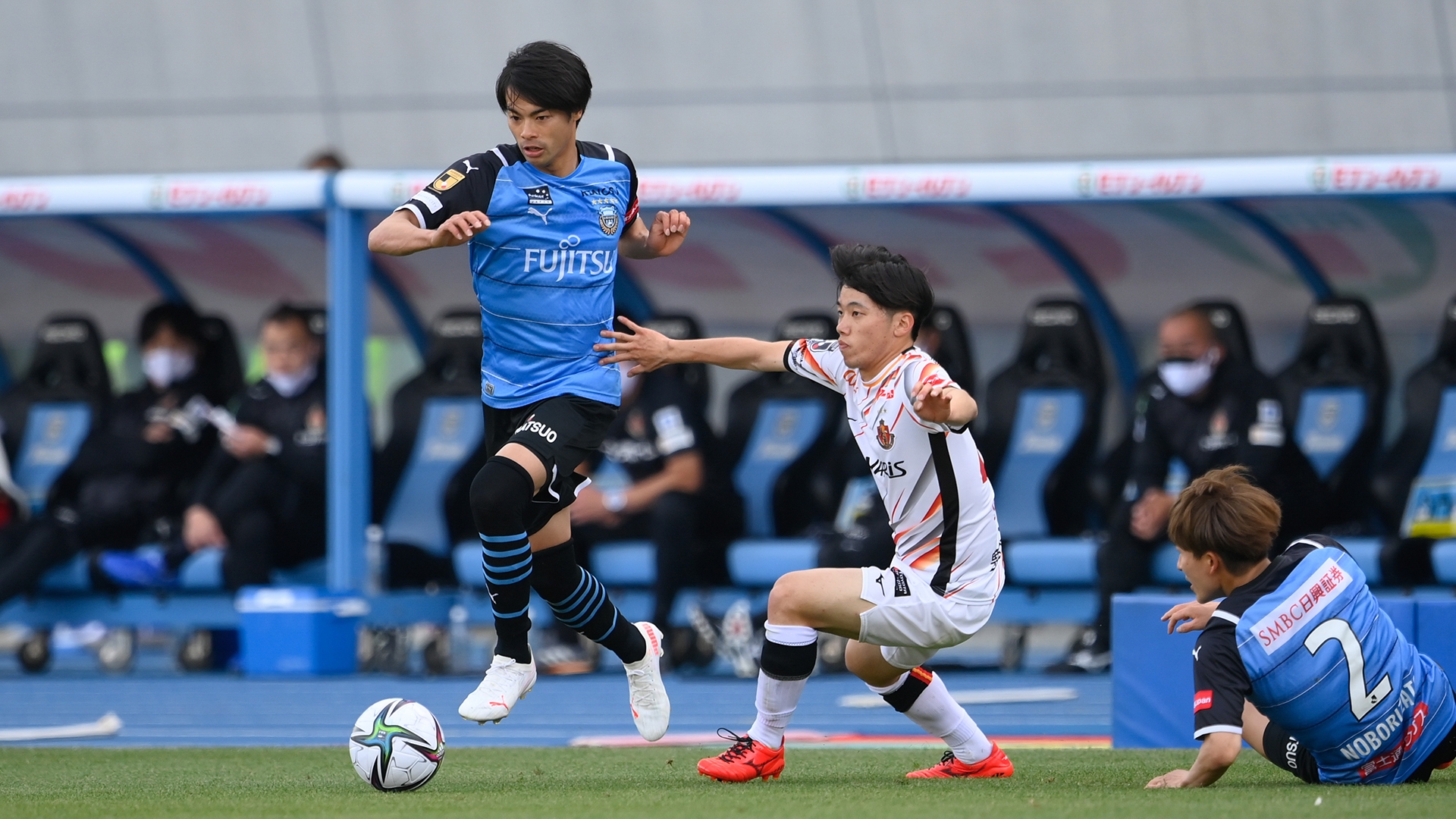 キレキレ突破で名古屋グランパスdfを翻弄 川崎フロンターレmf三笘薫 食いつくかなと思って Goal Com キレキレ突破で名古屋グランパスdfを翻弄 川崎フロンターレmf三笘薫 食いつくかなと思って Goal Com