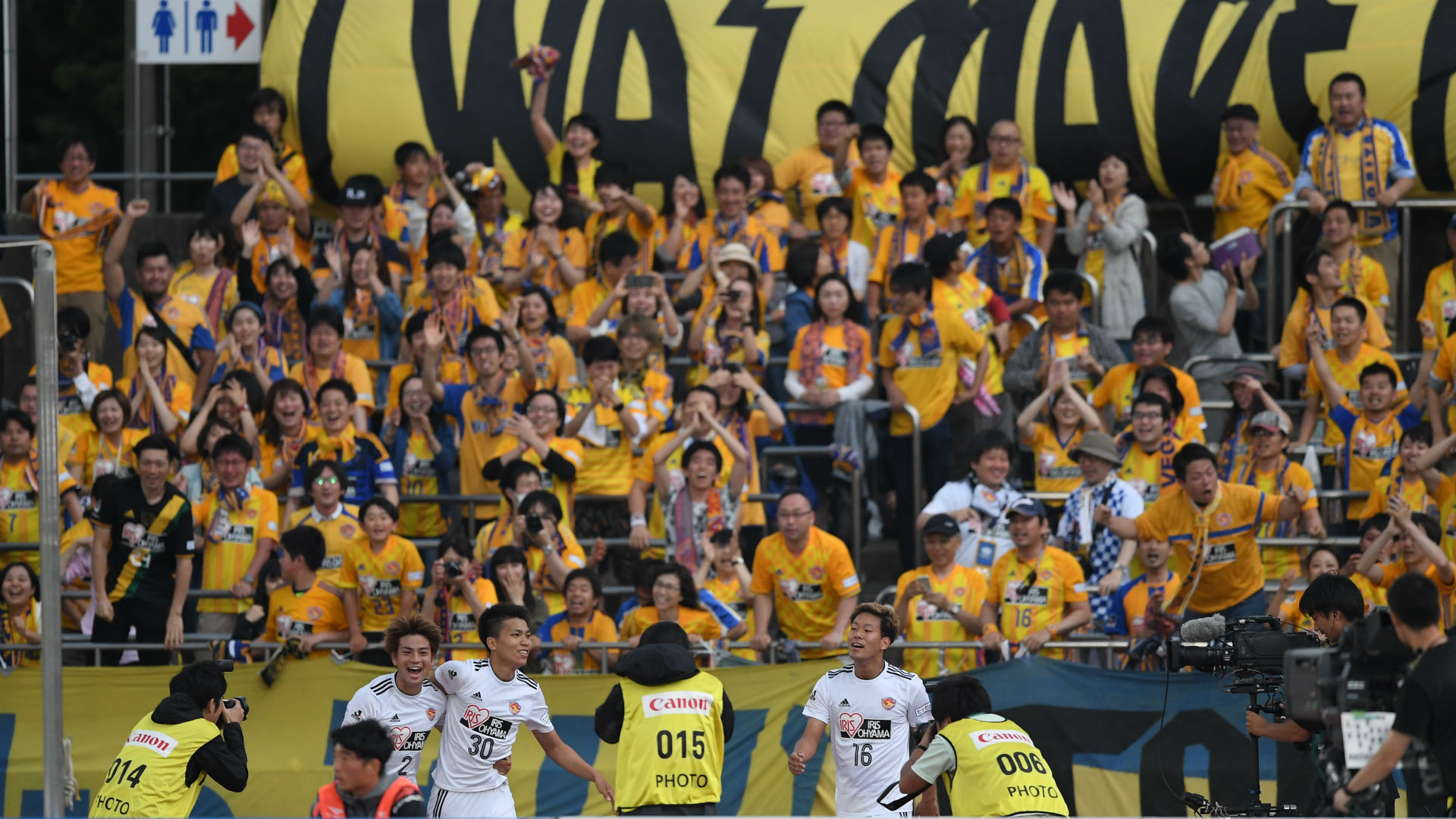 中継カメラに中指サイン 仙台サポーター1名にホーム8試合入場禁止 ゲキサカ