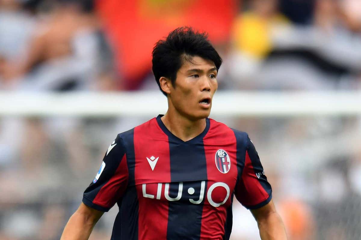 ボローニャ地元紙もcb冨安健洋に納得 良い結果 壊滅の守備で彼が唯一の救い Goal Com ボローニャ地元紙もcb冨安健洋に納得 良い結果 壊滅の守備で彼が唯一の救い Goal Com