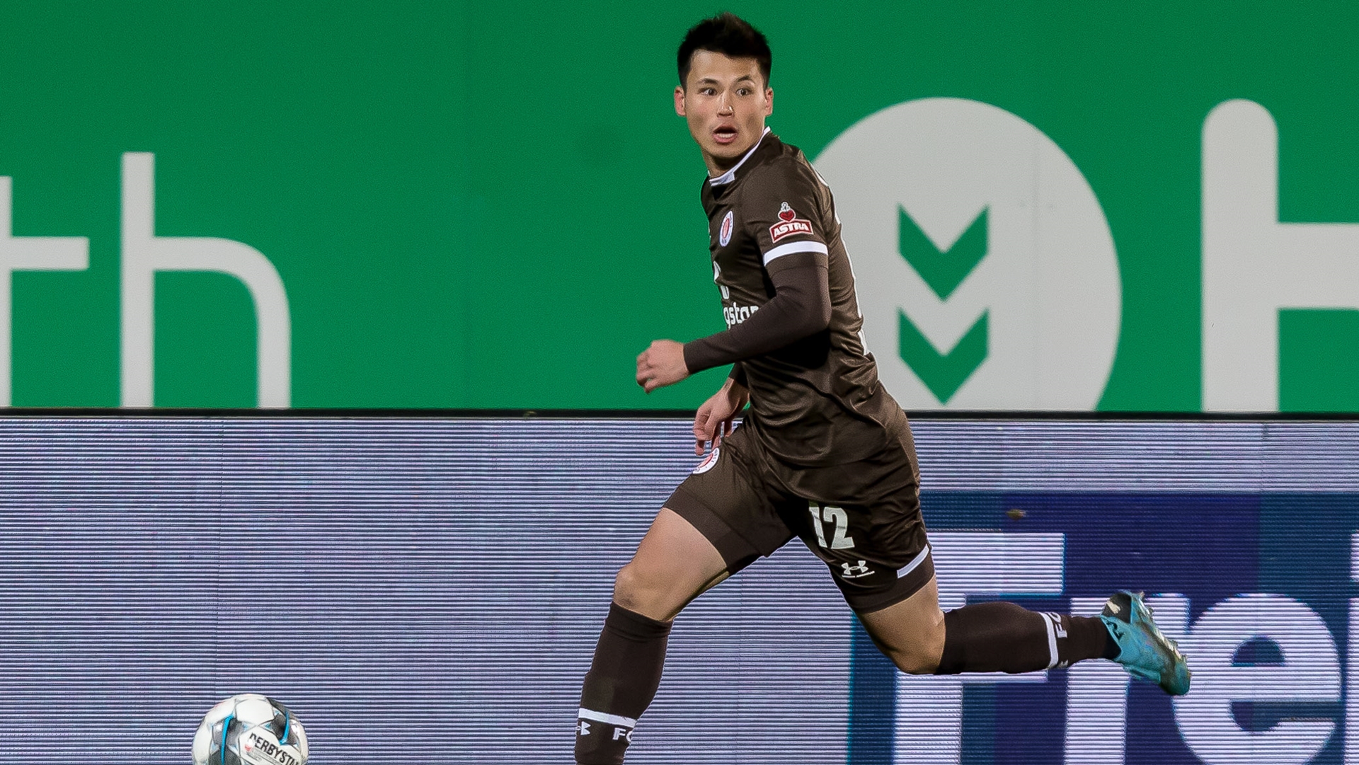 宮市亮の今夏の退団は回避か 前節での決定機逸にザンクト パウリ監督が 安堵 Goal Com