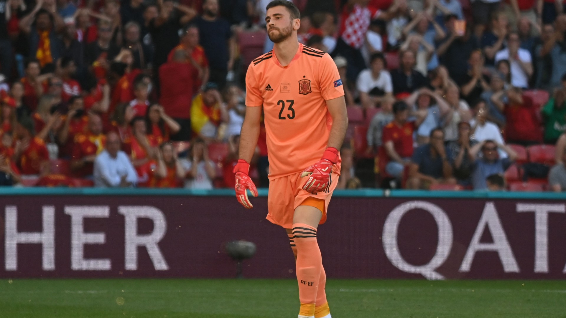 スペイン代表gkのまさかのミスにもブスケツら同僚は擁護 信頼は変わらない Goal Com スペイン代表gkのまさかのミスにもブスケツら同僚は擁護 信頼は変わらない Goal Com