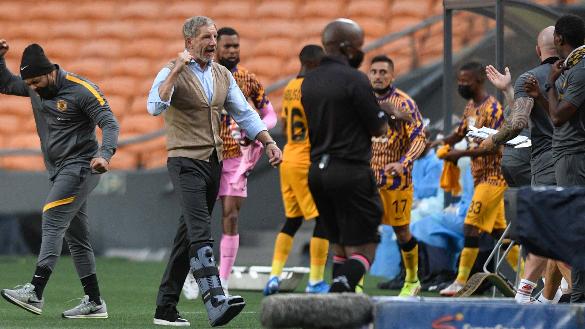 Photo of Baxter reveals how weather nearly cost Kaizer Chiefs Soweto derby win over Orlando Pirates
