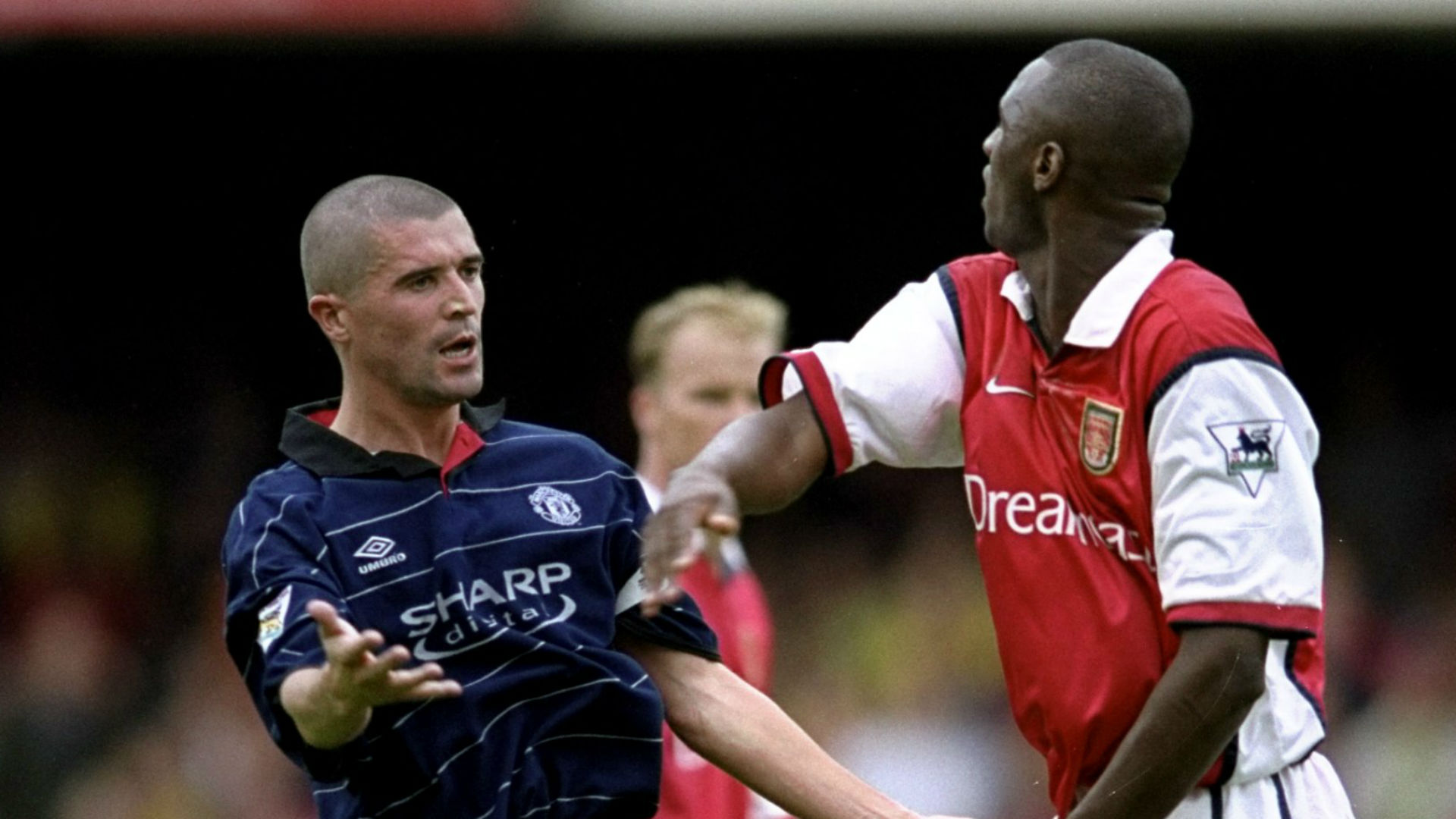 Roy Keane vs Patrick Vieira: Highbury tunnel fight & story behind the  bitter rivalry | Goal.com