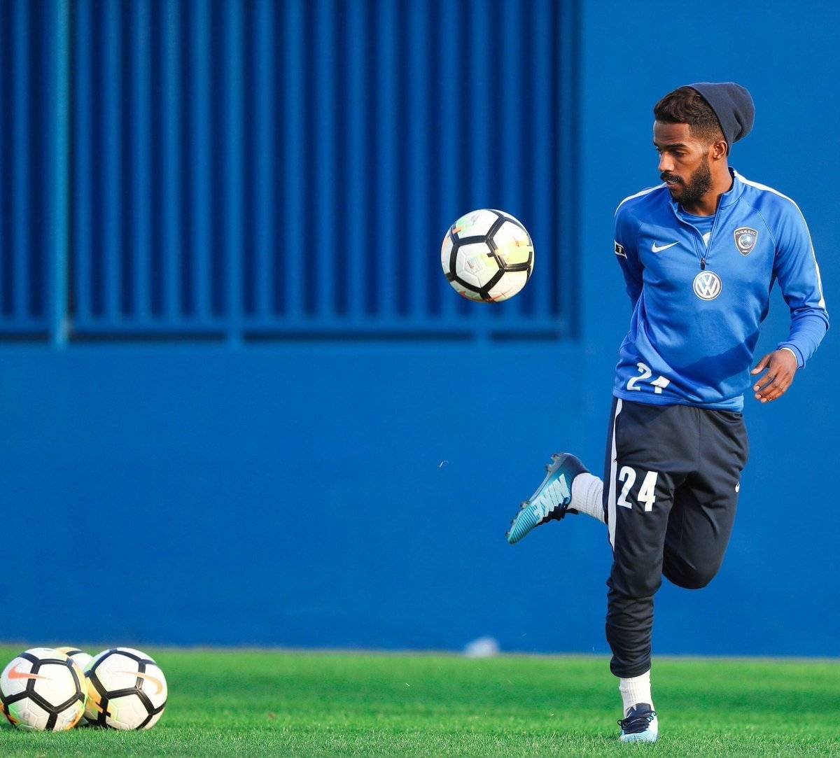 أخبار الهلال خاص العابد والشباب يتفقان لكن شرط الزعيم يعطل الصفقة Goal Com