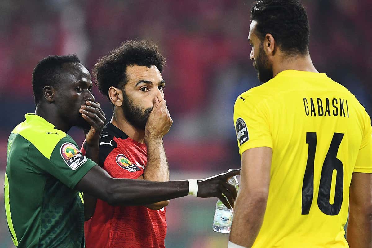 Watch: Mane misses penalty after Salah appears to offer goalkeeper advice in Afcon final | Goal.com