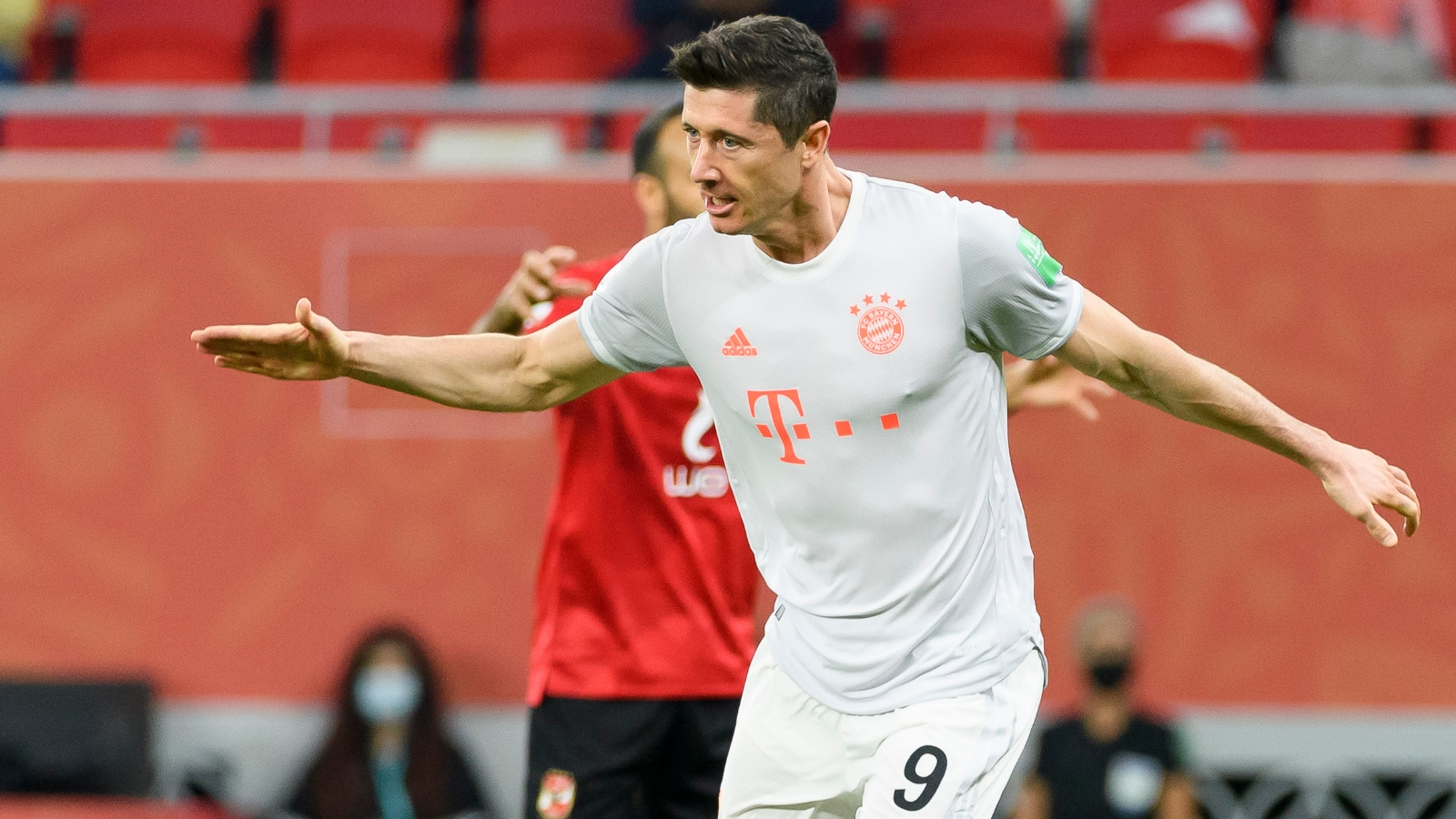 Doppelter Lewandowski Fc Bayern Zieht Gegen Al Ahly Souveran Ins Finale Der Klub Wm Ein Der Ticker Zum Nachlesen Goal Com