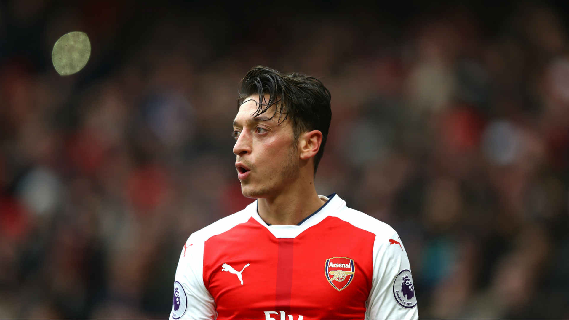 バルサ エジル獲得を検討か 1月の移籍市場で攻撃的mf確保を目指す Goal Com バルサ エジル獲得を検討か 1月の移籍市場で攻撃的mf確保を目指す Goal Com