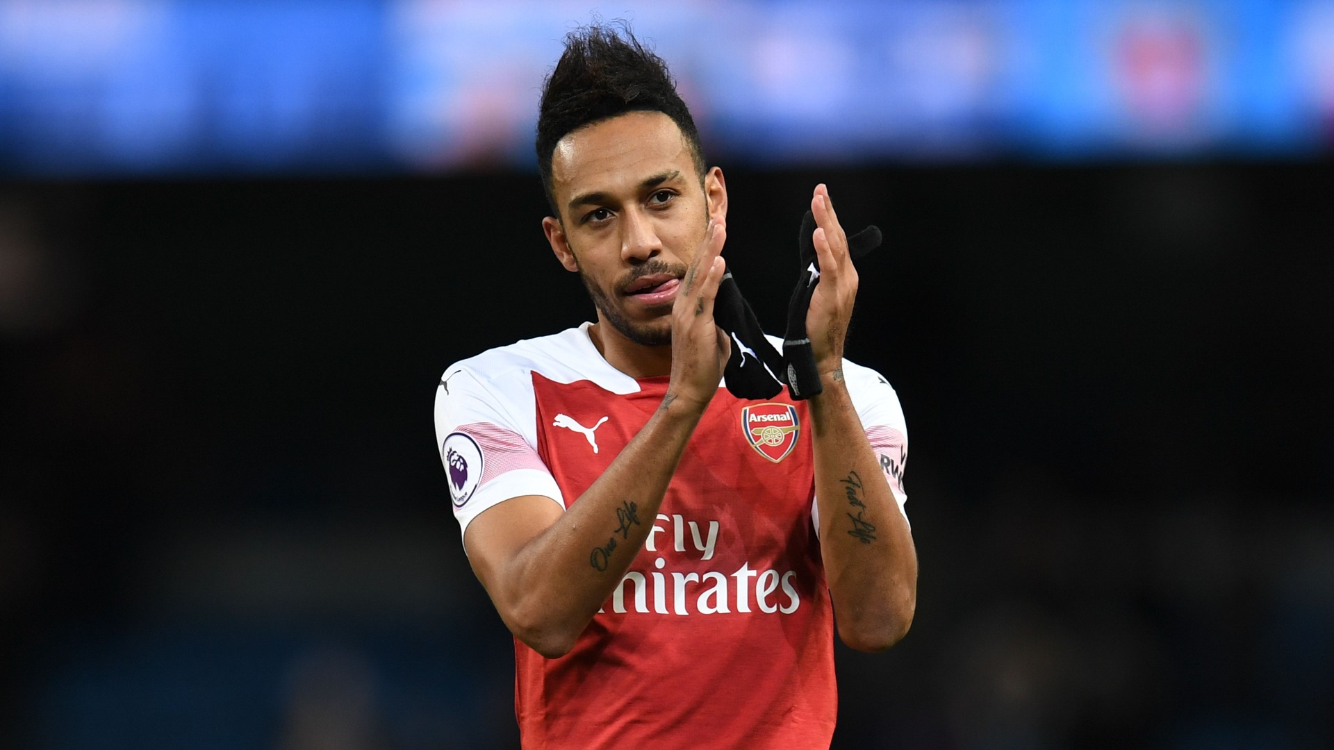 تضحية ضخمة.. أوباميانج يوافق على اللعب شبه 