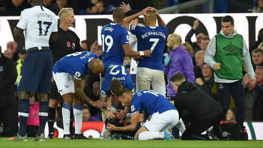 Andre Gomes Injury When Will Everton Star Recover From Horrific Leg Break Goal Com