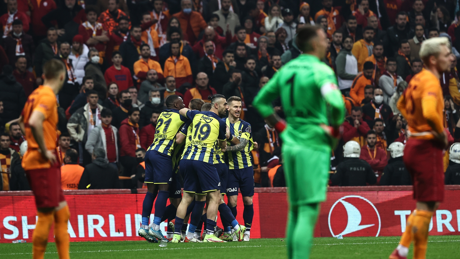 D'Sourant A été éliminé Après Que Fenerbahce A Battu Galatasaray