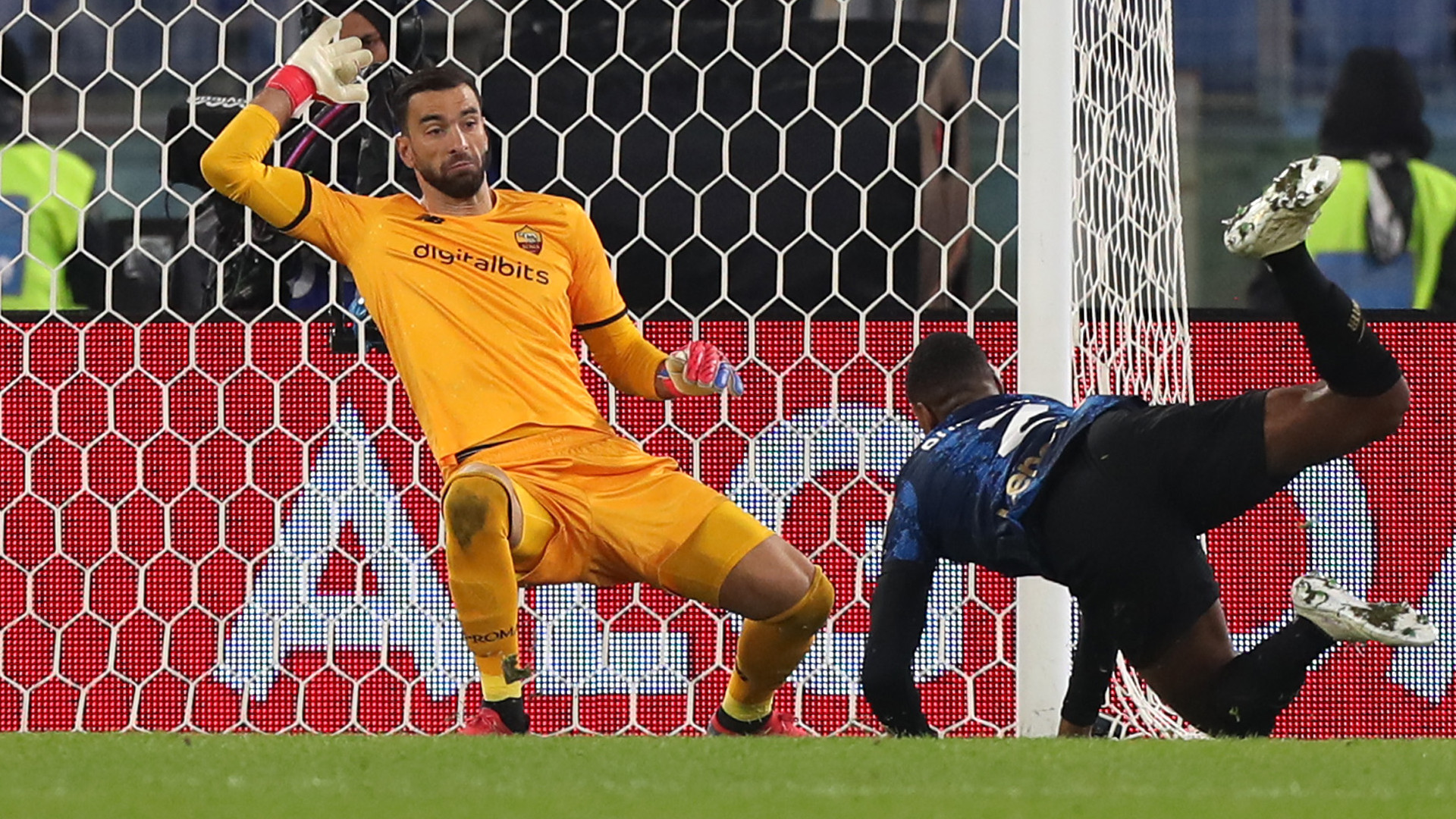 roma inter le pagelle calhanoglu e perisic dominano rui patricio pasticcia goal com