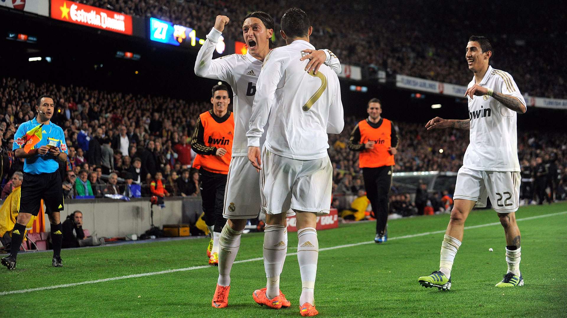 エジル イニエスタ それともシャビ 過去10年でクラシコ最多のアシストを決めたのは Goal Com エジル イニエスタ それともシャビ 過去10年でクラシコ最多のアシストを決めたのは Goal Com