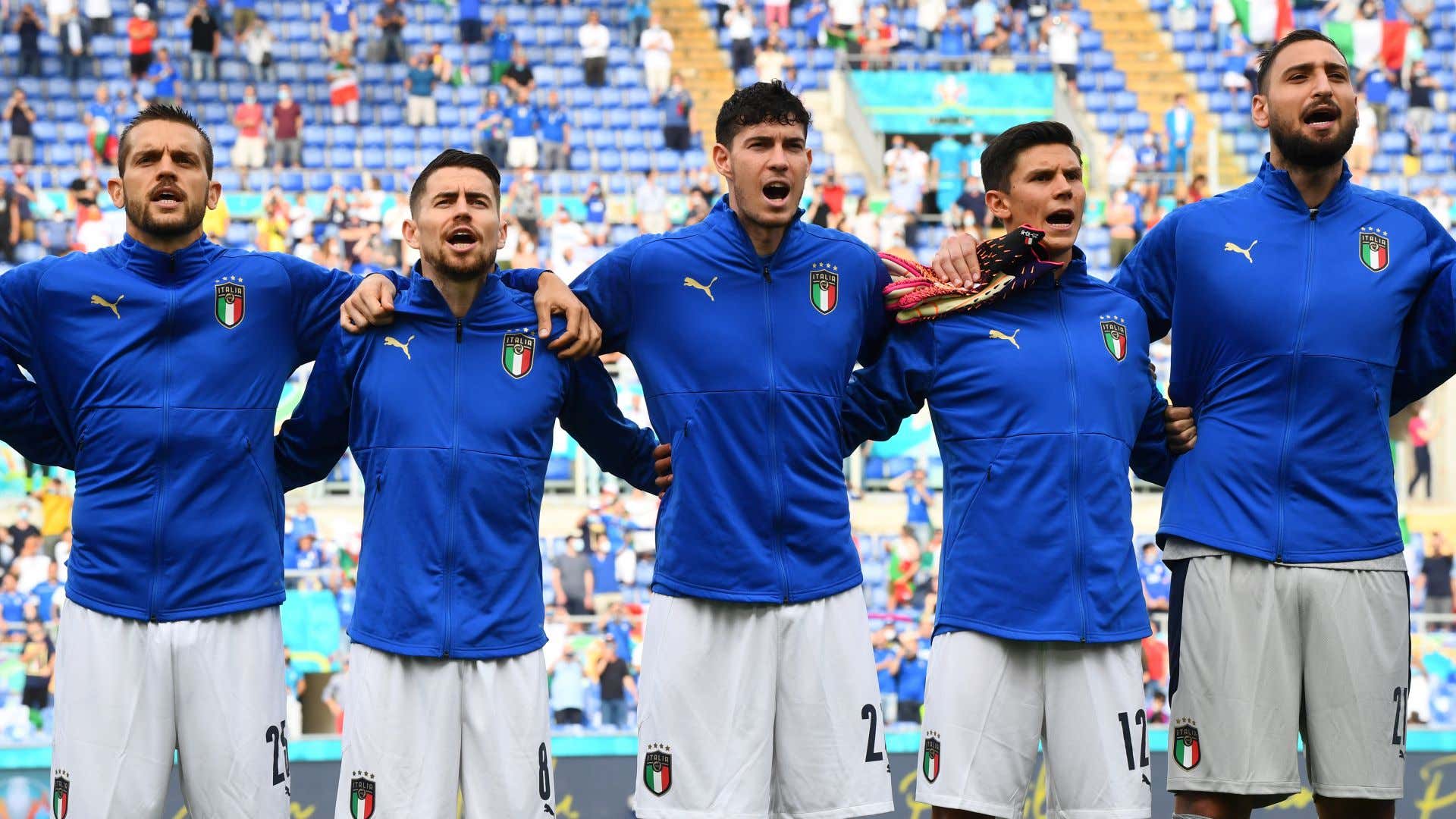 Italian players Italy Wales European Championship