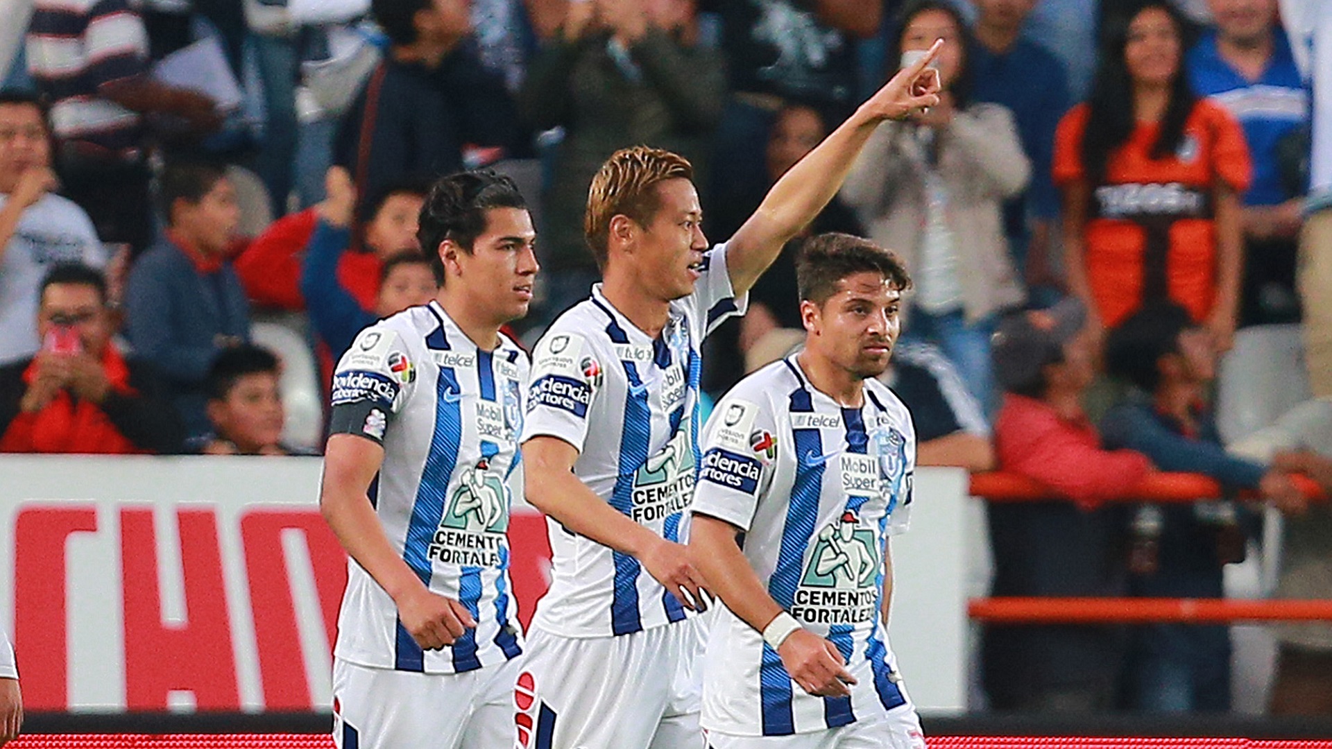 本田圭佑へ止まぬ称賛の声 パチューカ指揮官も絶賛 子どもたちのお手本 Goal Com